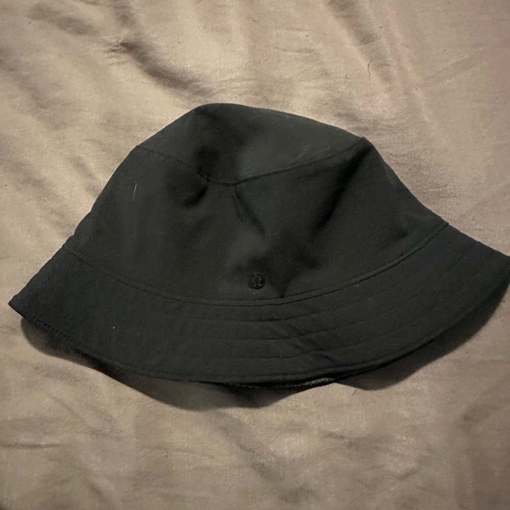Lululemon Black/camo Reversible Bucket Hat